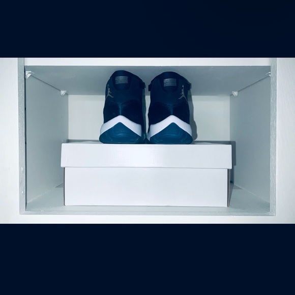 Jordan 11 “Midnight Navy” - Picture 6 of 6
